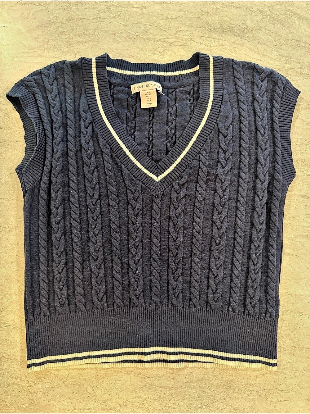 Sincerely Jules V-Neck Cable Knit Sweater Vest in Black Small Like New
